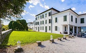 Hotel Villa Policreti